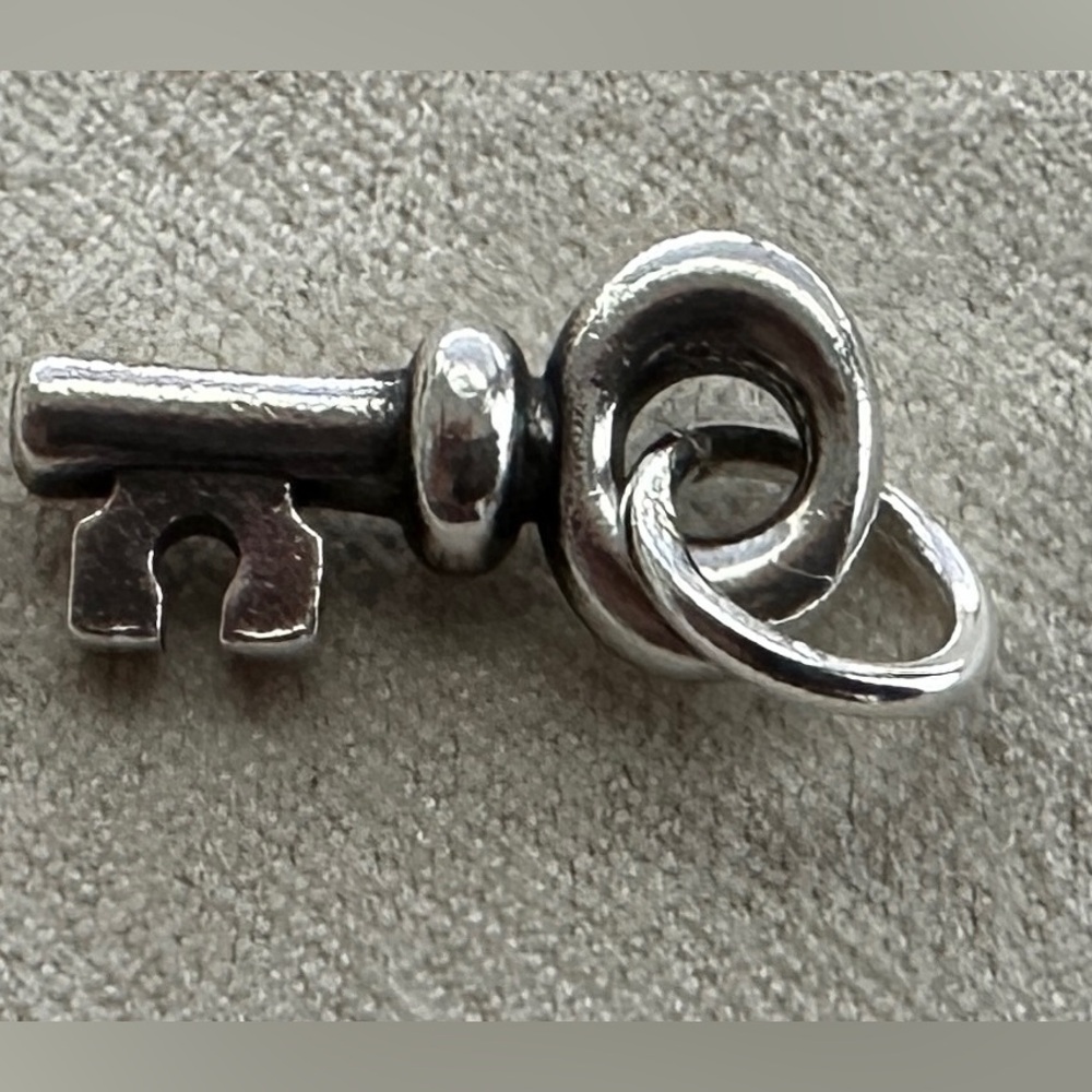 James Avery Retired Key to My Heart Charm